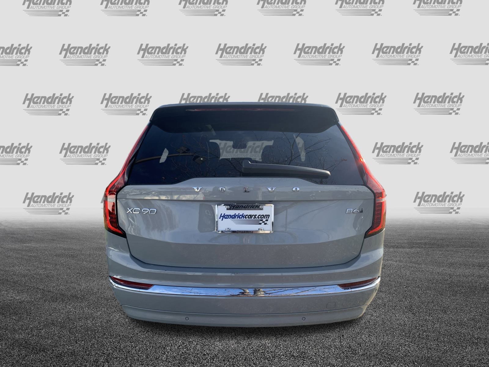 Used 2025 Volvo XC90 B6 Plus image 9