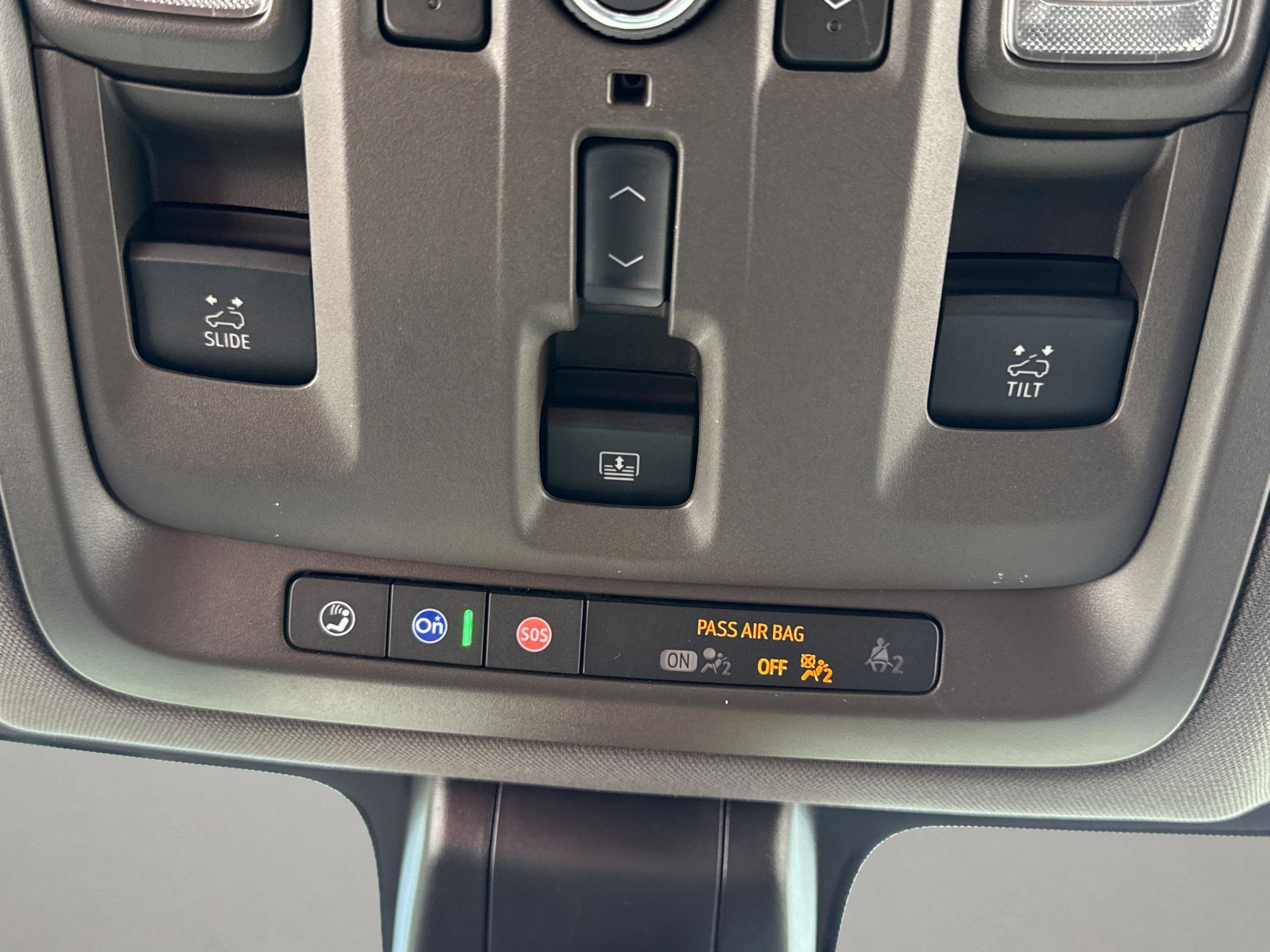 Used 2022 GMC Yukon Denali AWD/4WD image 16