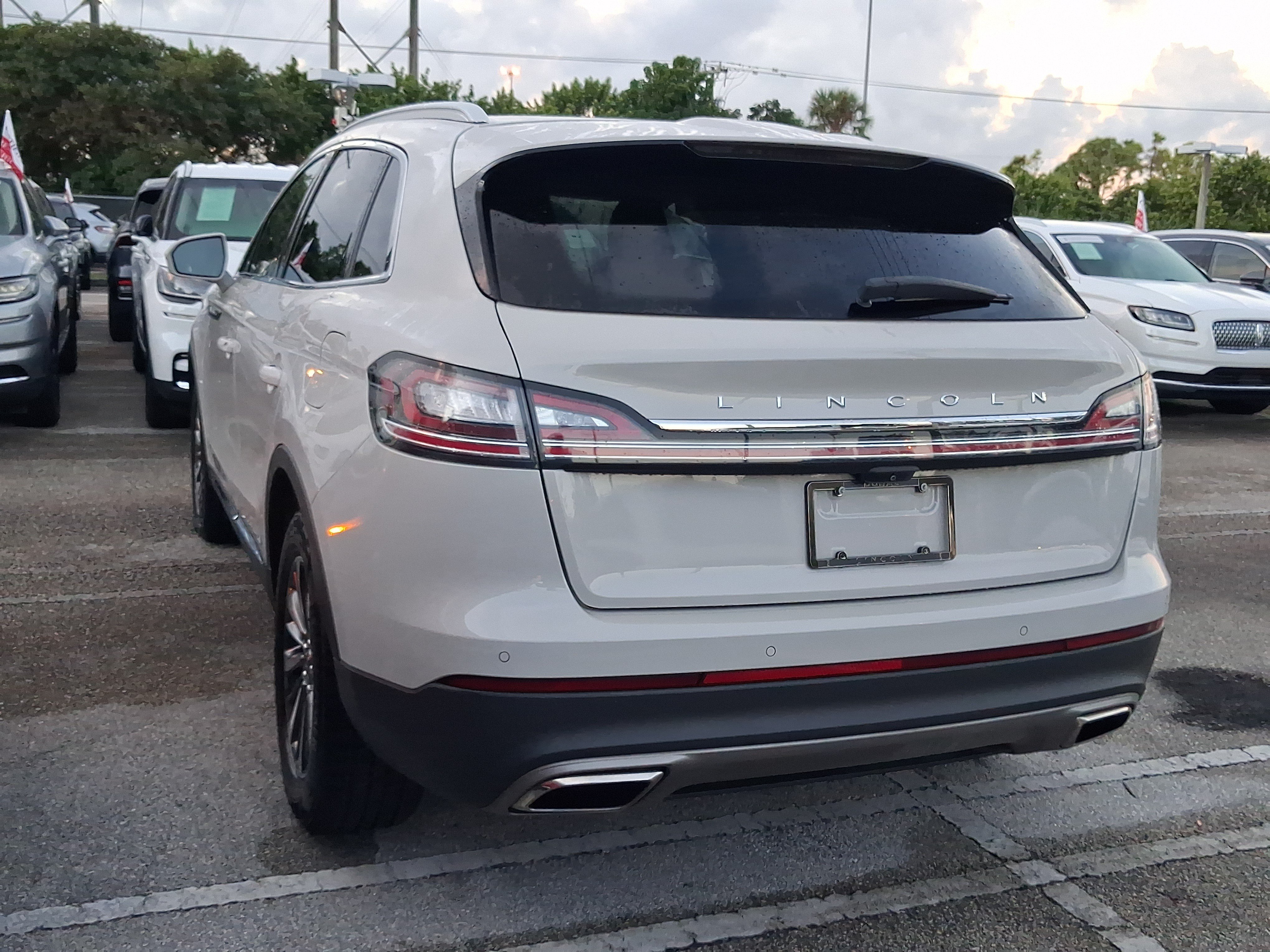 Certified 2023 Lincoln Nautilus FWD image 3