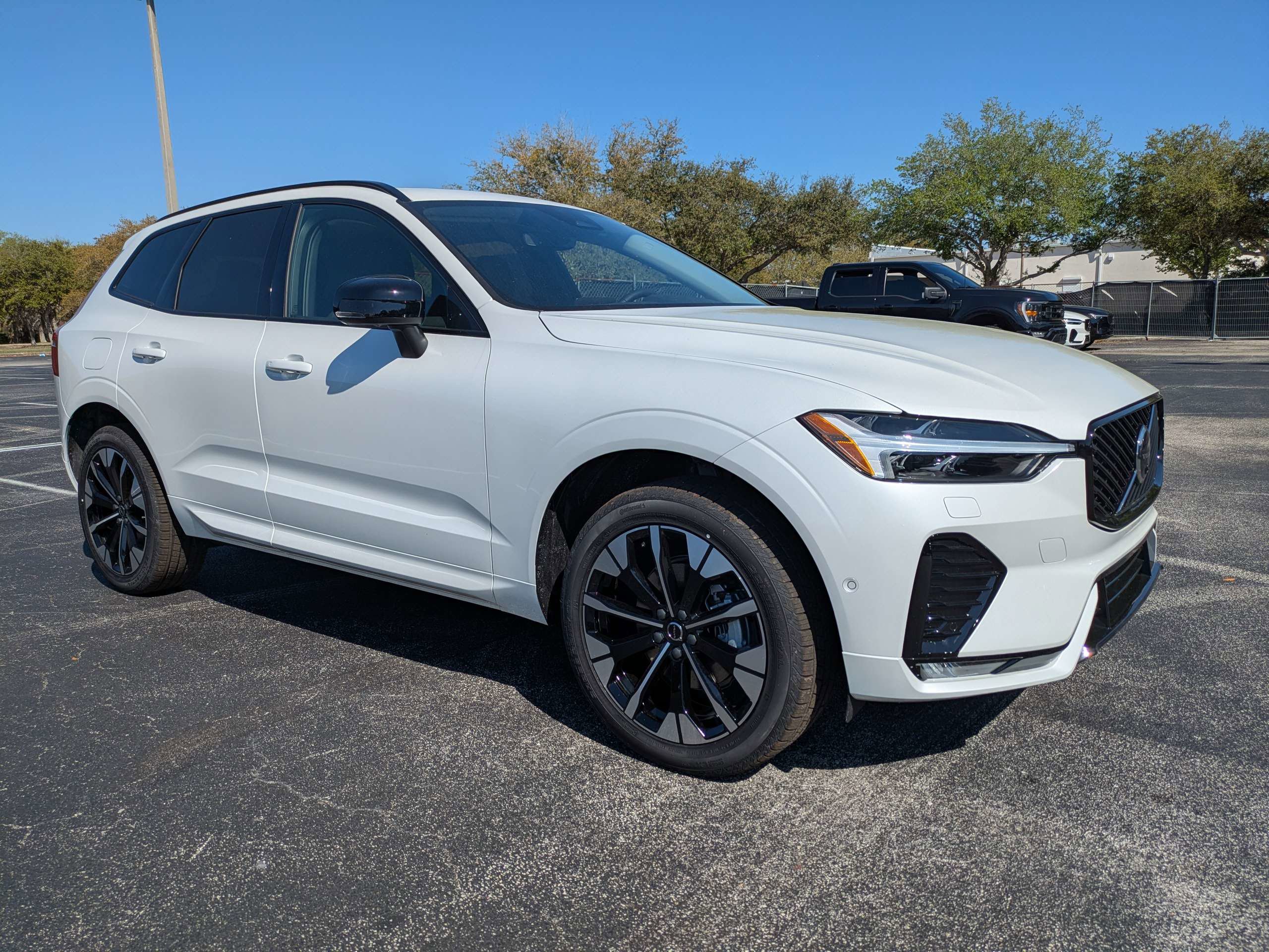 New 2026 Volvo XC60 B5 Plus w/ Protection Package Premier image 2