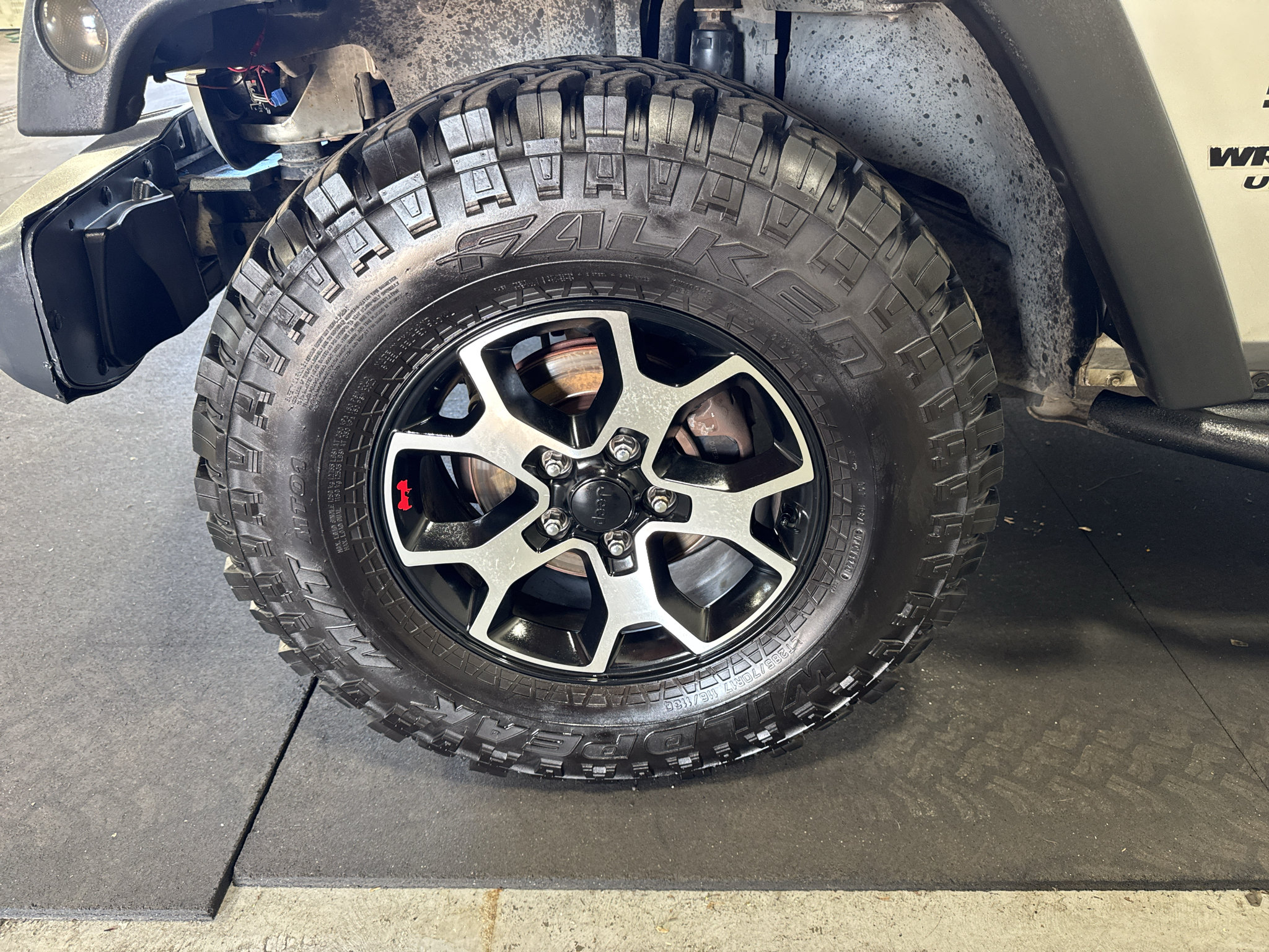 Used 2012 Jeep Wrangler Unlimited Sport AWD/4WD image 30