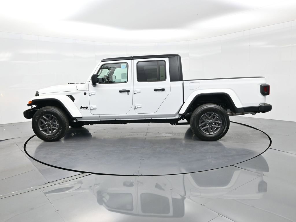 New 2025 Jeep Gladiator Sport image 10