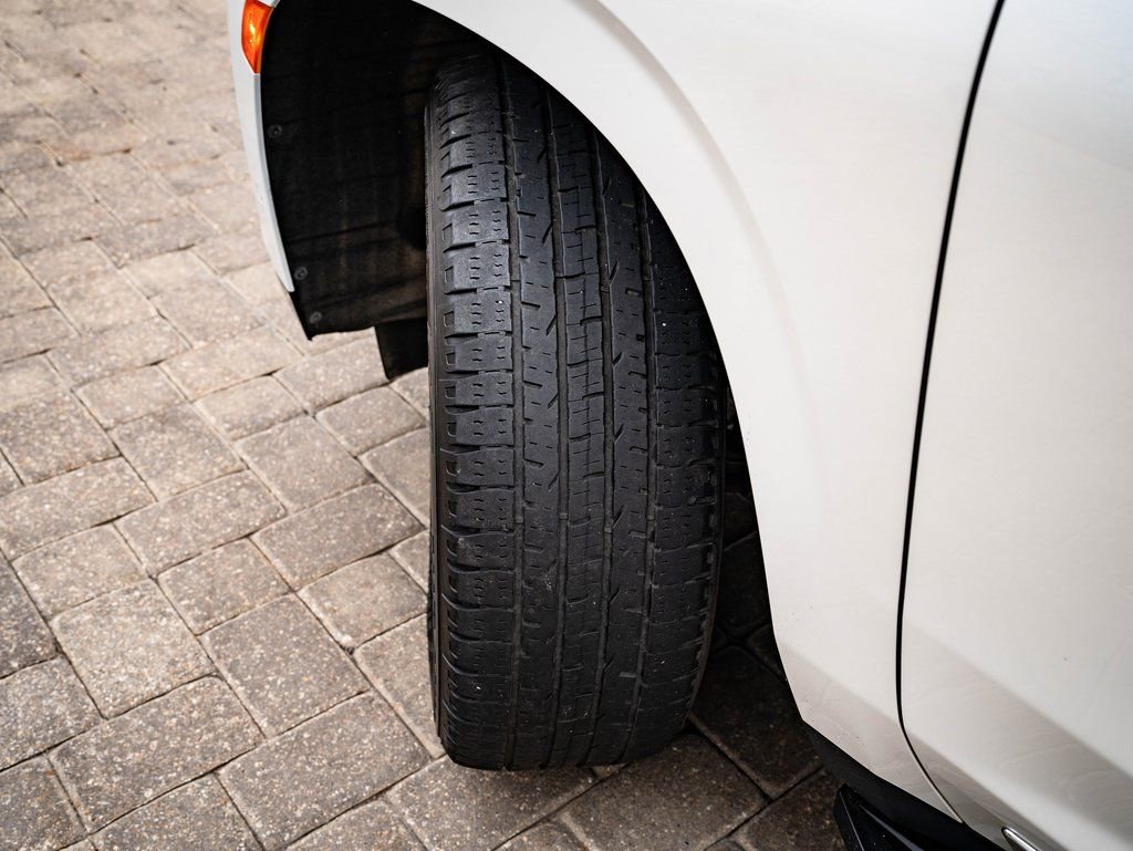 Used 2021 Cadillac Escalade ESV Premium Luxury image 53