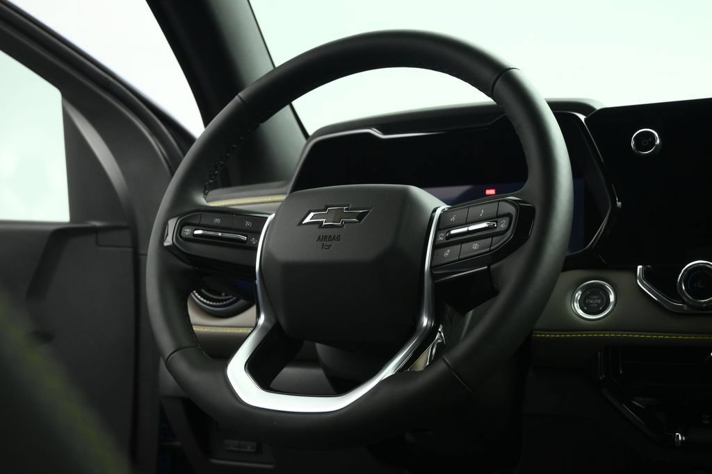 Used 2026 Chevrolet Colorado ZR2 w/ Technology Package AWD/4WD image 44