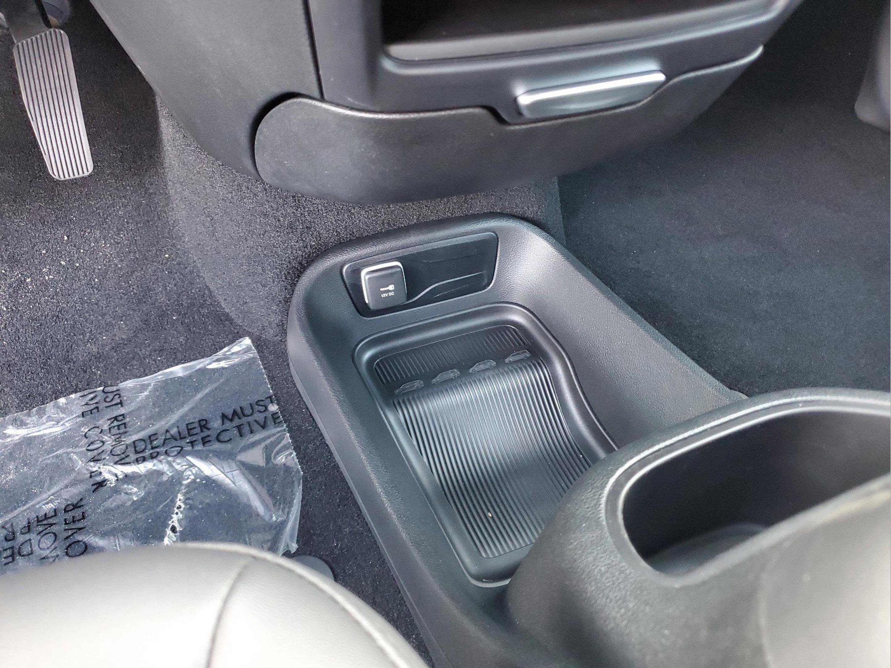 New 2026 Chrysler Voyager LX image 24