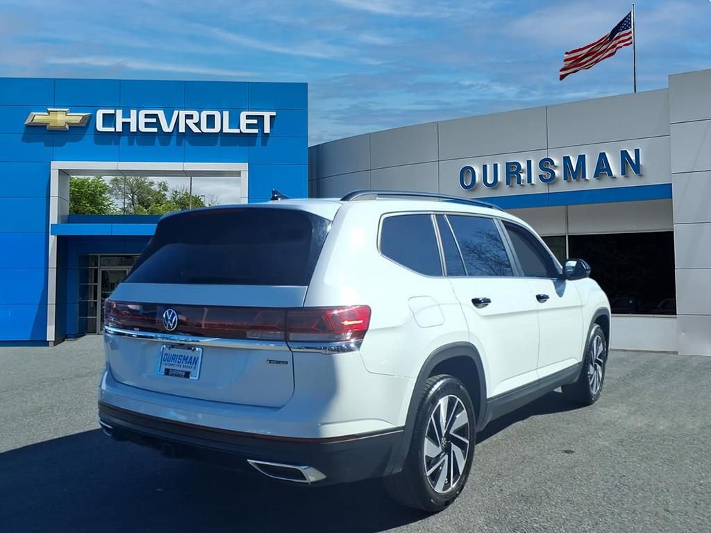 Used 2024 Volkswagen Atlas SE image 3