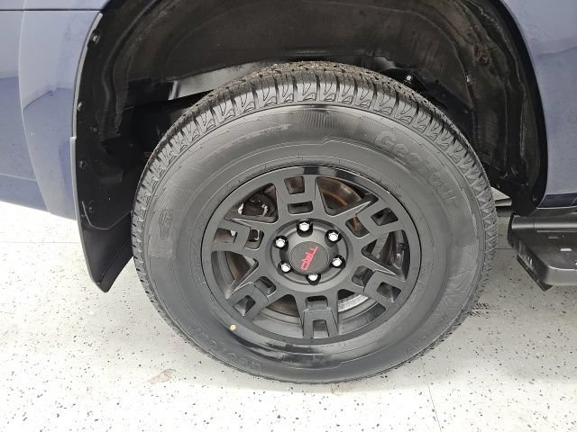 Certified 2024 Toyota 4Runner TRD Off-Road Premium w/ Off Road Premium Plus Package AWD/4WD image 8