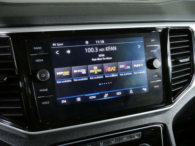 Used 2023 Volkswagen Atlas Cross Sport SE w/ Panoramic Sunroof Package image 18