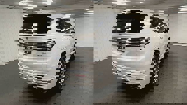 Used 2025 Buick Enclave Avenir w/ Super Cruise Package image 8