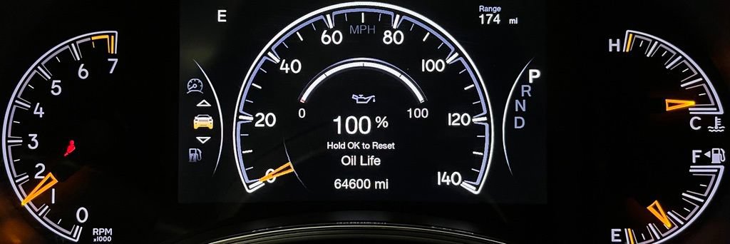 Used 2020 Jeep Grand Cherokee Laredo AWD/4WD image 27