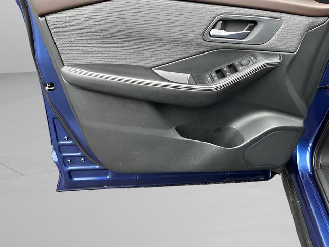 Used 2021 Nissan Rogue SV image 11