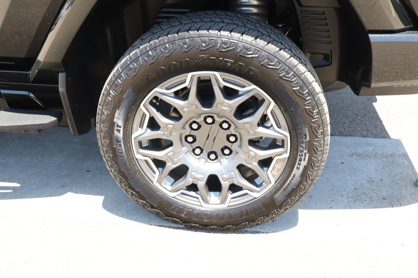 Used 2025 GMC Hummer EV 3X AWD/4WD image 13