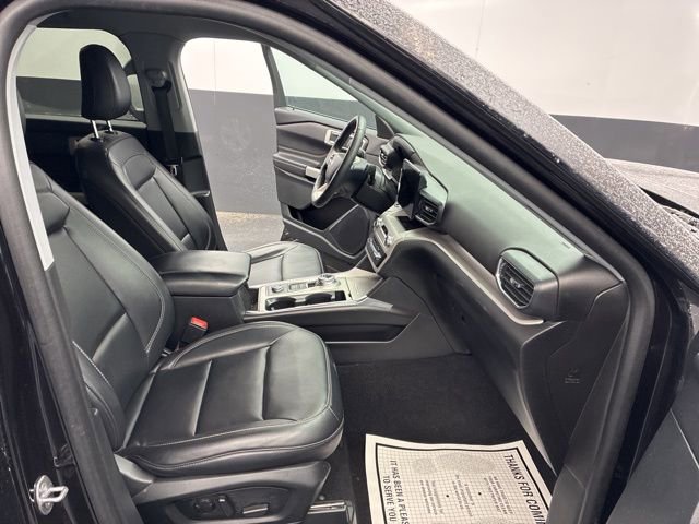 Used 2024 Ford Explorer XLT w/ Equipment Group 202A image 18