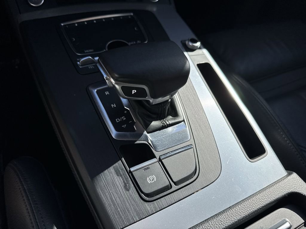 Used 2020 Audi Q5 2.0T Titanium Premium Plus w/ Premium Plus Package image 55