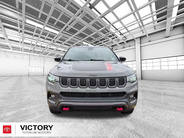 Used 2024 Jeep Compass Trailhawk AWD/4WD image 9