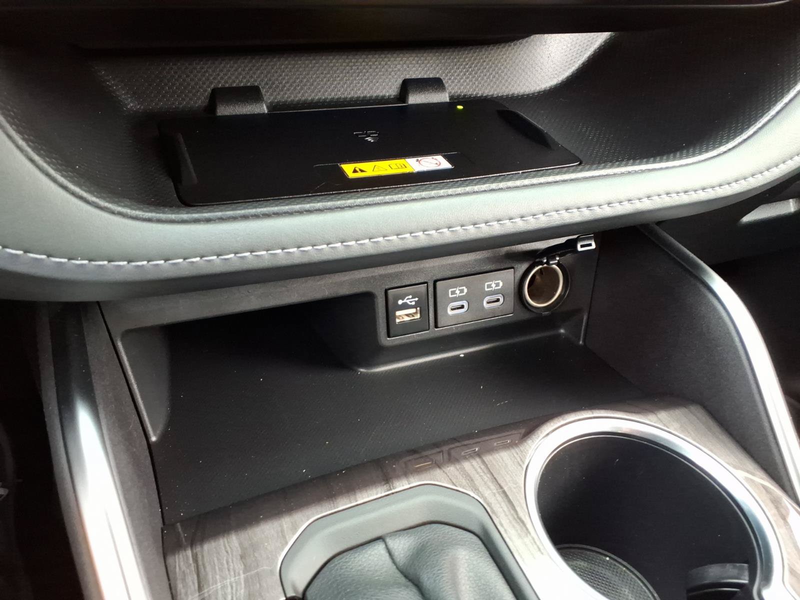 Certified 2024 Toyota Highlander Limited FWD image 19