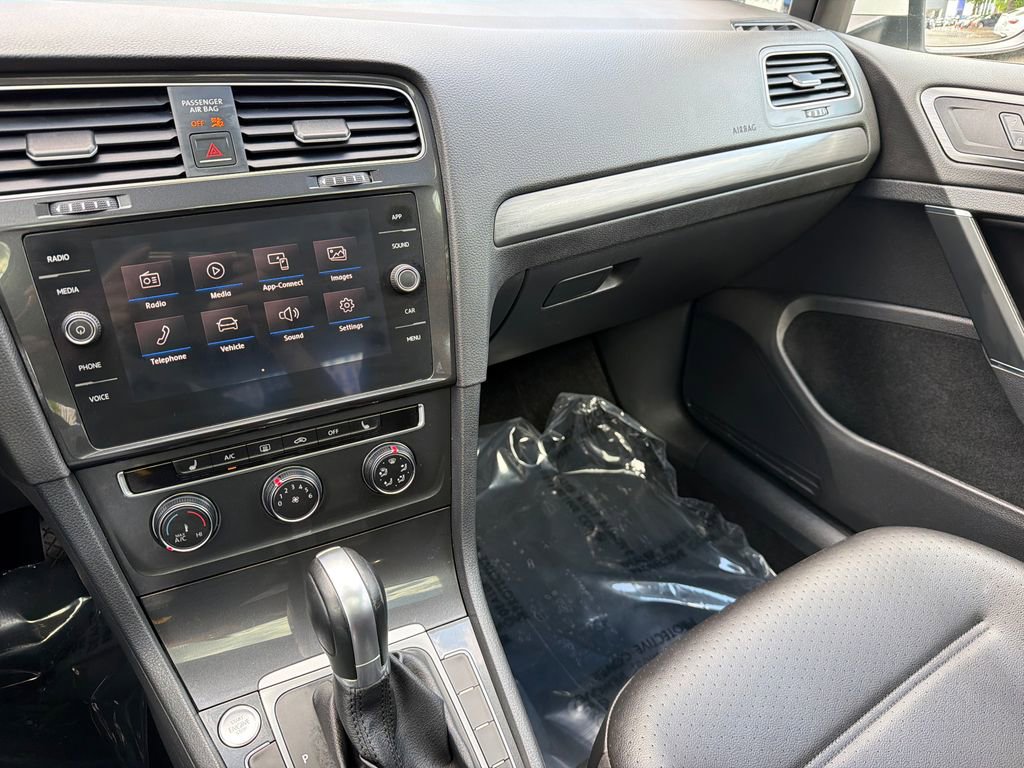 Used 2018 Volkswagen Golf SE FWD image 24