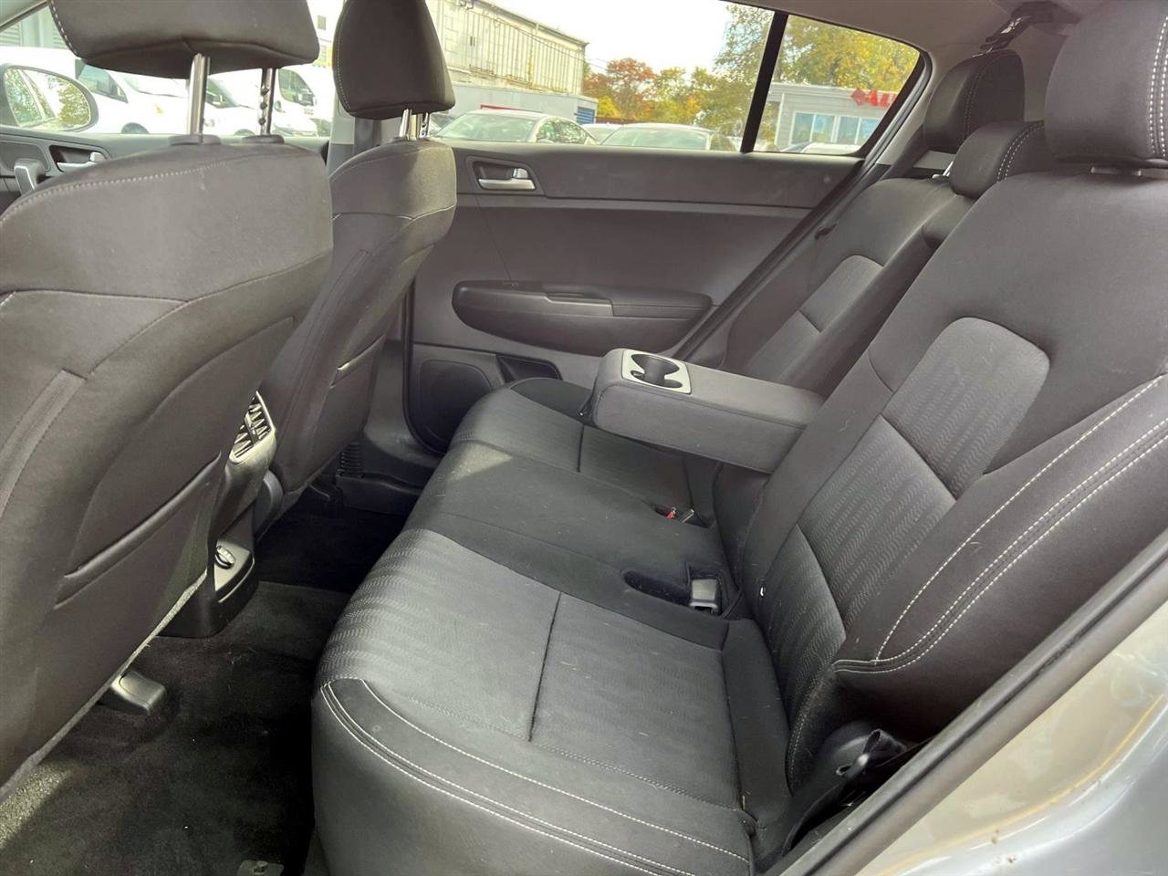Used 2022 Kia Sportage LX AWD/4WD image 10