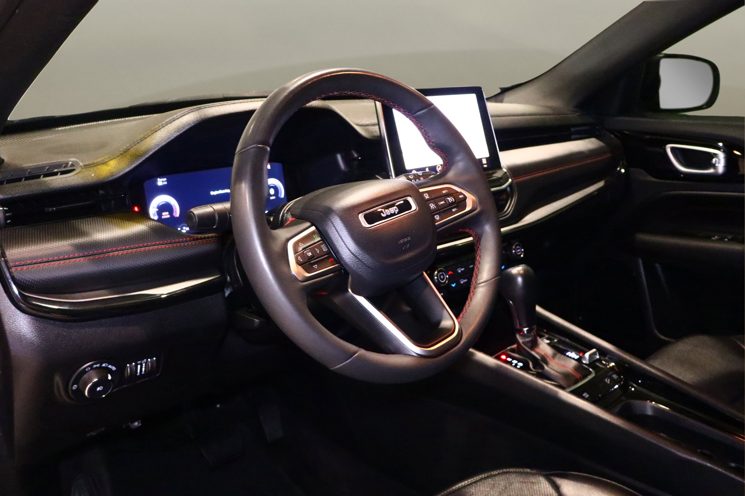 Used 2023 Jeep Compass Trailhawk w/ Trailhawk Elite Group image 10