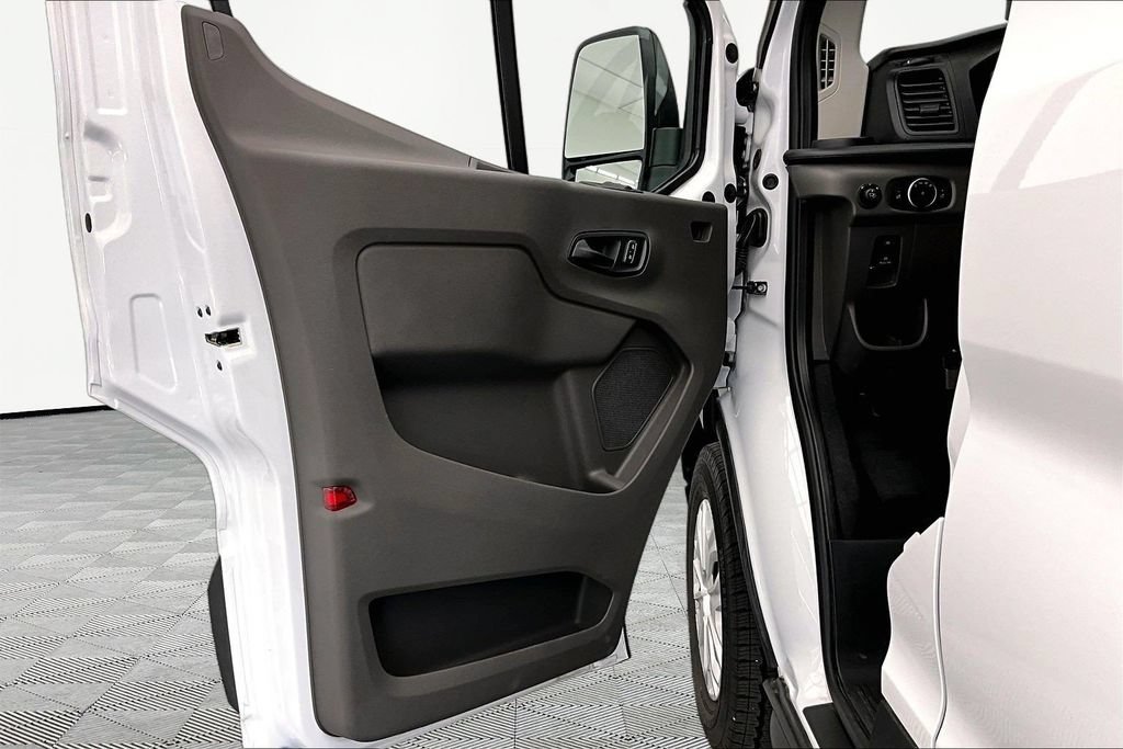 Used 2026 Ford Transit 150 Low Roof RWD image 23
