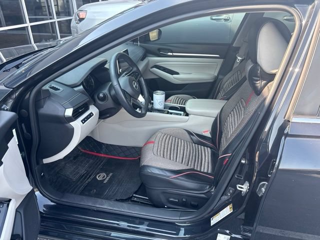 Used 2021 Nissan Altima 2.5 SV w/ SV Premium Package AWD/4WD image 4