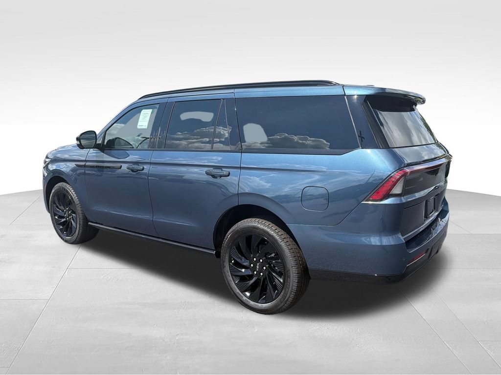 New 2027 Lincoln Navigator Reserve w/ Jet Appearance Package AWD/4WD image 3