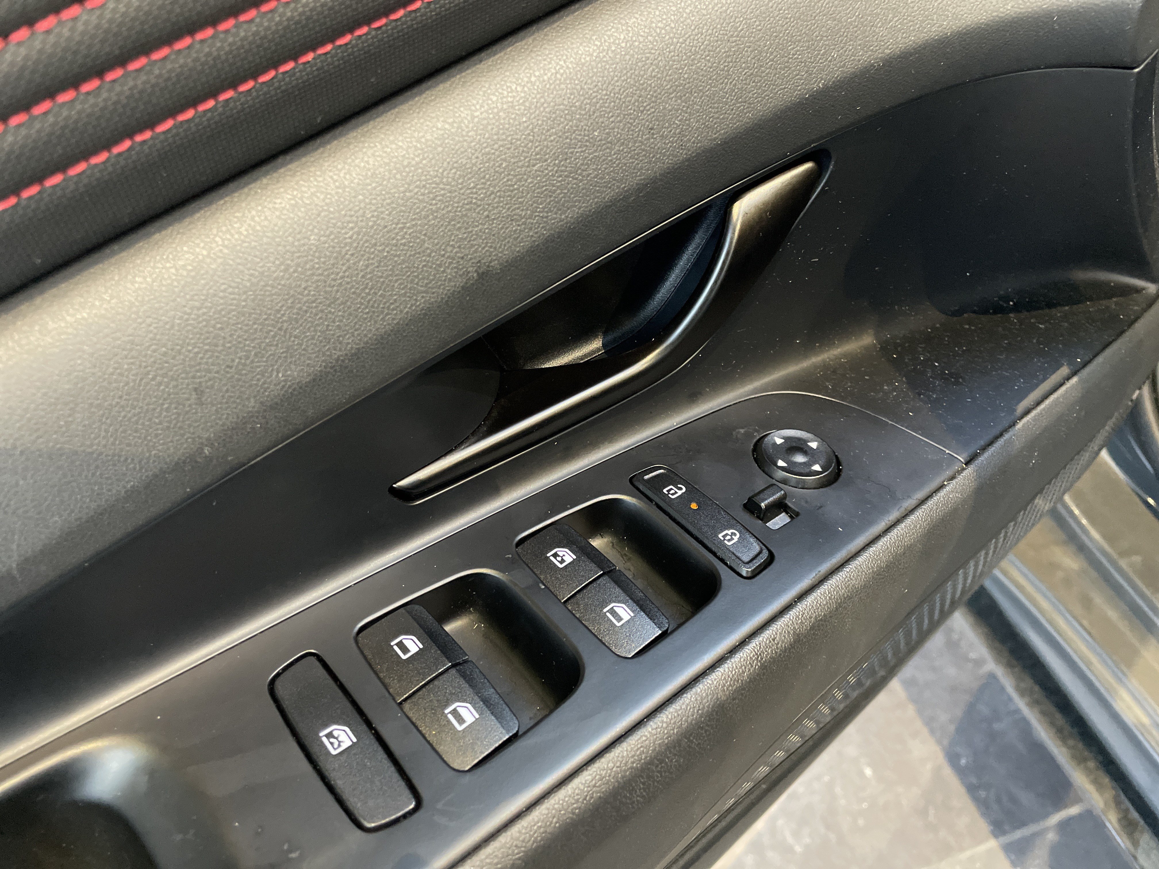 Used 2025 Hyundai Elantra N Line FWD image 15