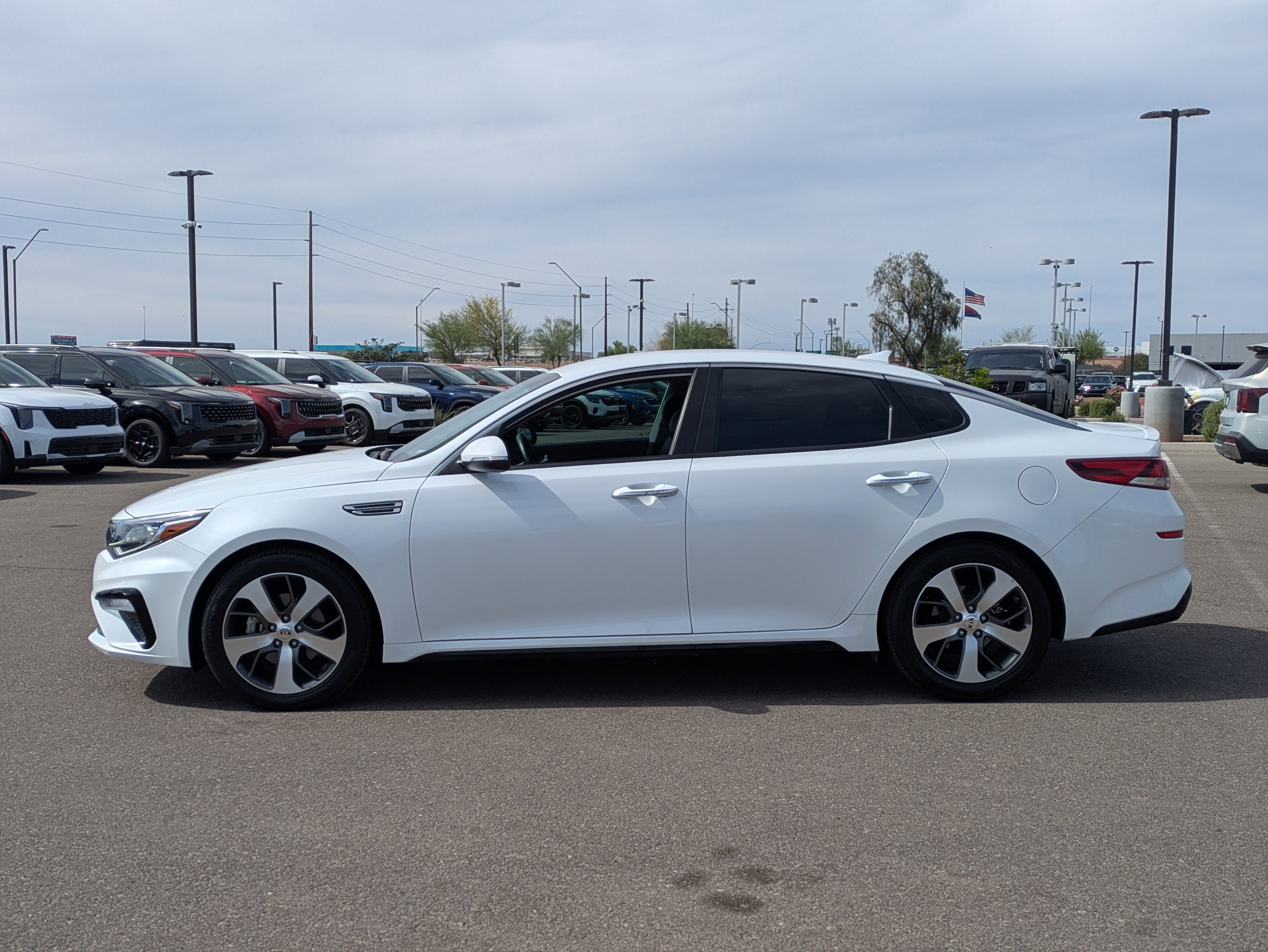 Used 2020 Kia Optima S image 2