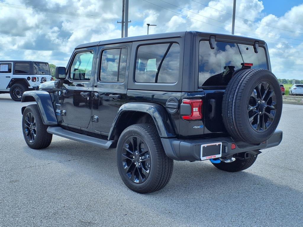 New 2023 Jeep Wrangler Unlimited Sahara w/ Cold Weather Group AWD/4WD image 26