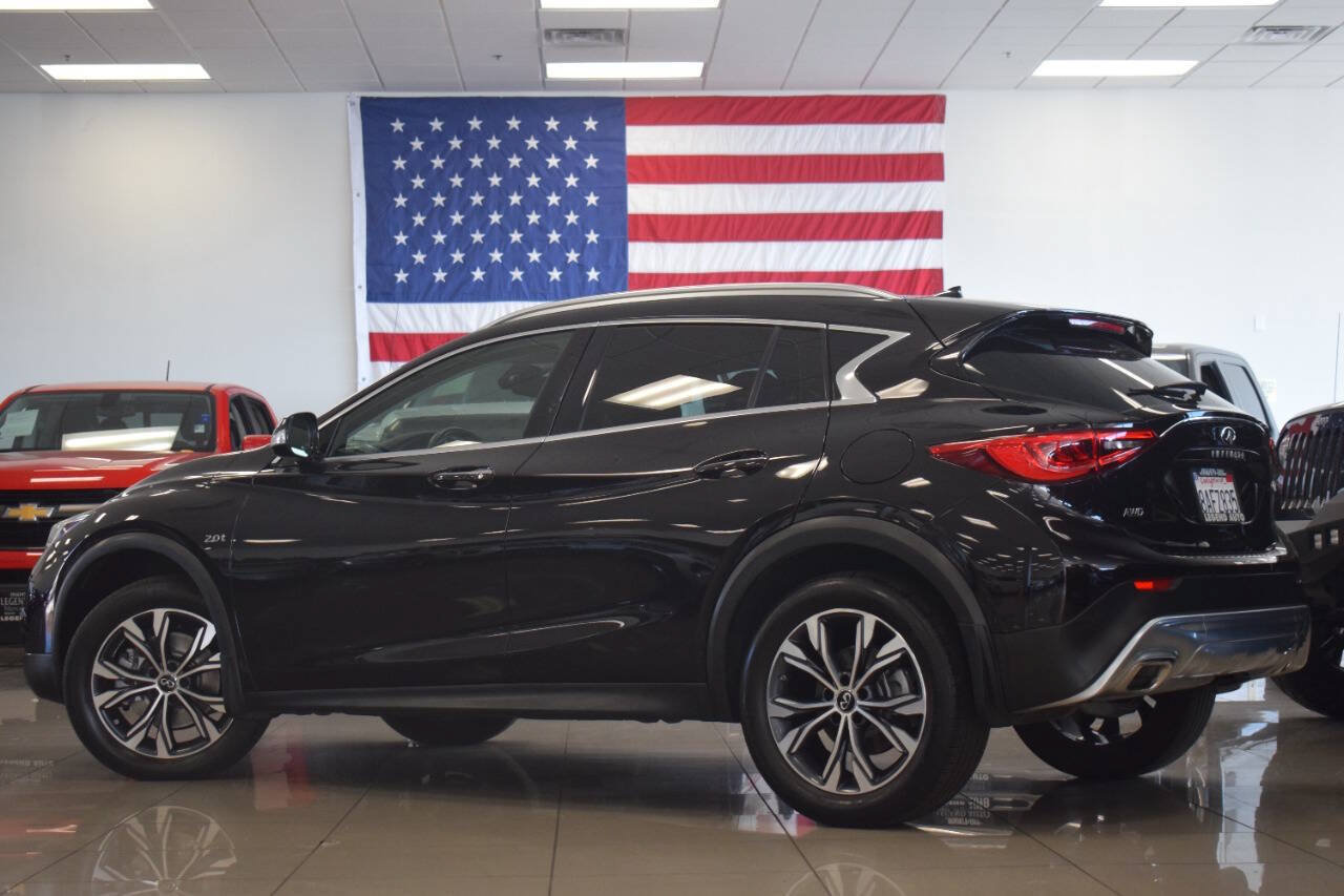 Used 2018 INFINITI QX30 Premium w/ Navigation Package AWD/4WD image 17