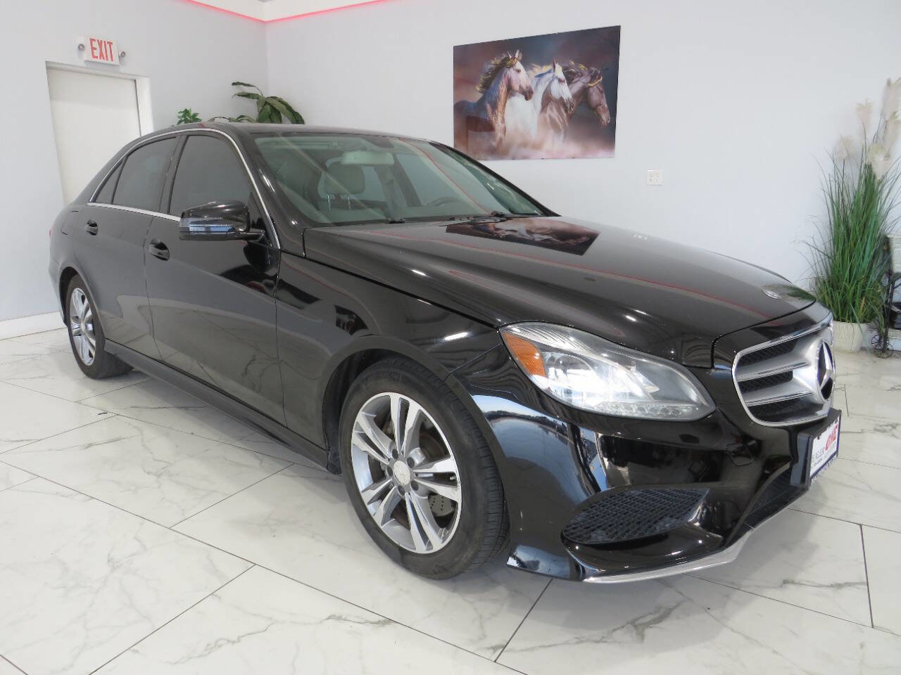 Used 2016 Mercedes-Benz E 350 Sedan w/ Premium Package image 2