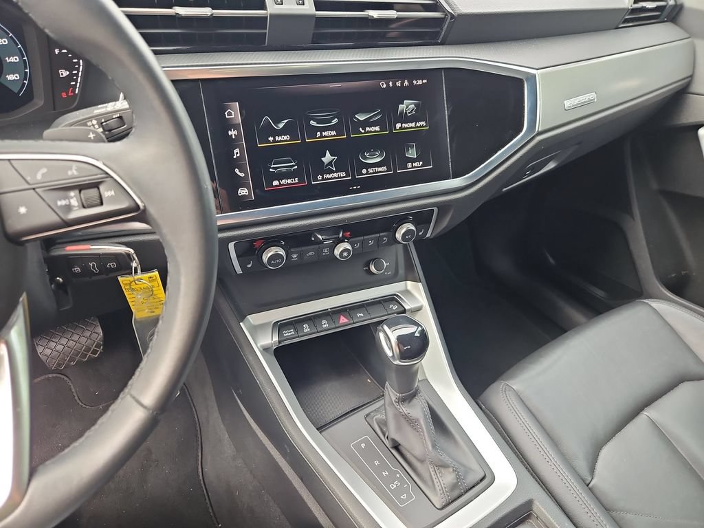 Used 2025 Audi Q3 2.0T Premium AWD/4WD image 19