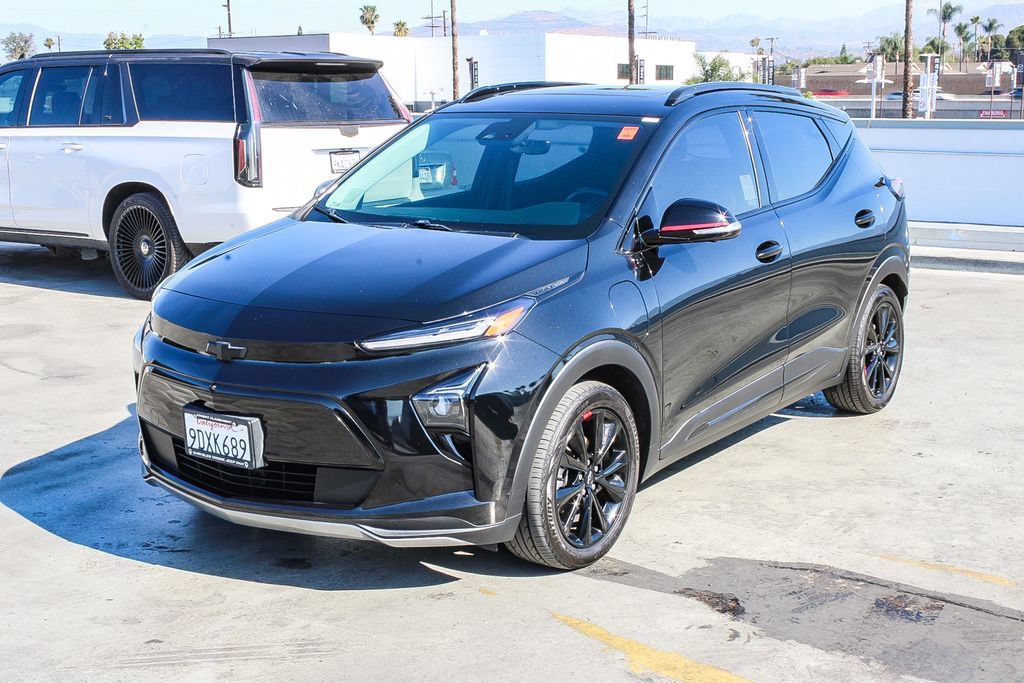 Used 2023 Chevrolet Bolt EUV Premier w/ Sun & Sound Package FWD image 4