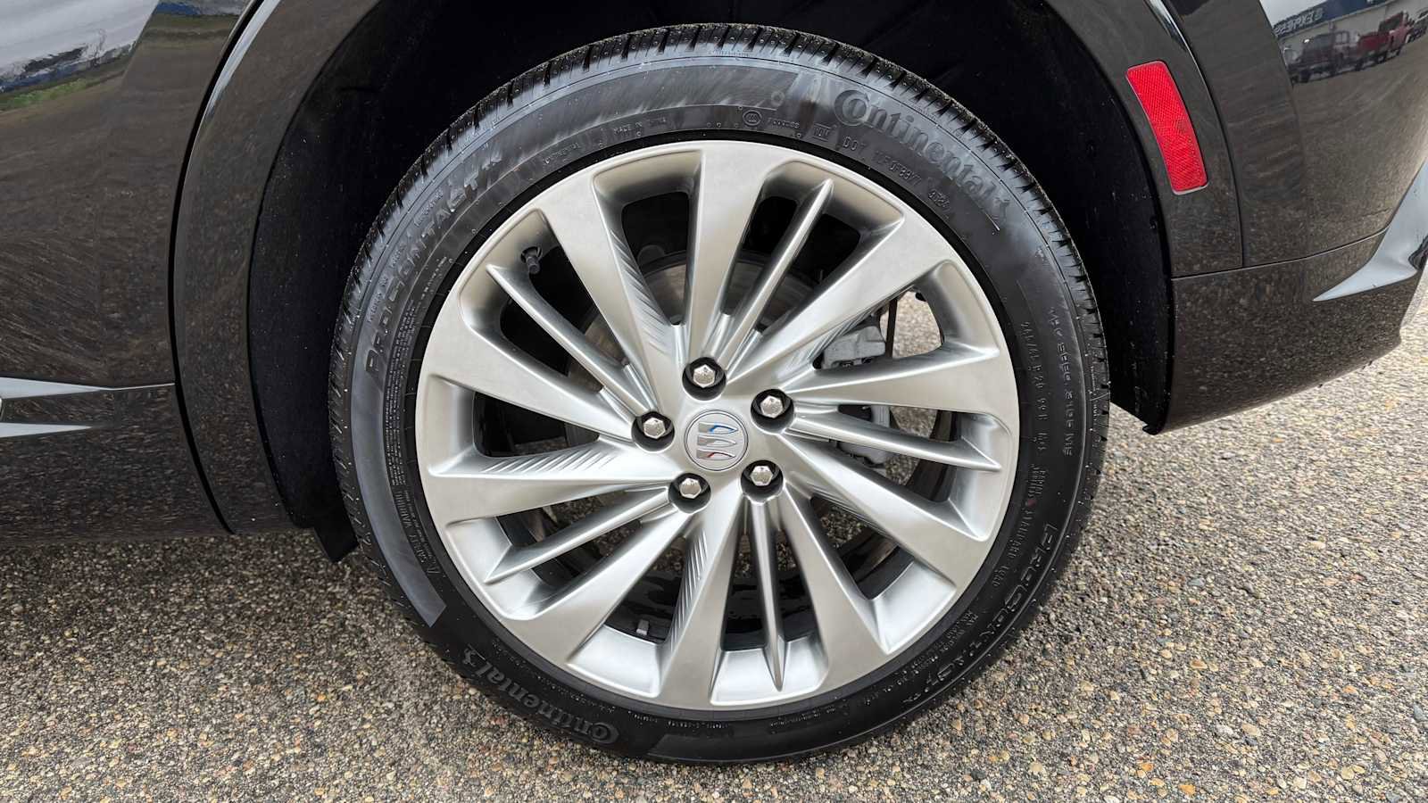 Used 2025 Buick Envision Avenir image 32