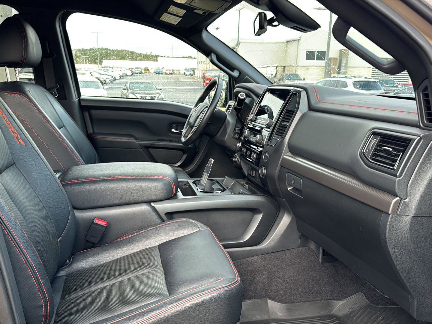 Used 2023 Nissan Titan PRO-4X w/ Pro-4x Convenience Package image 10
