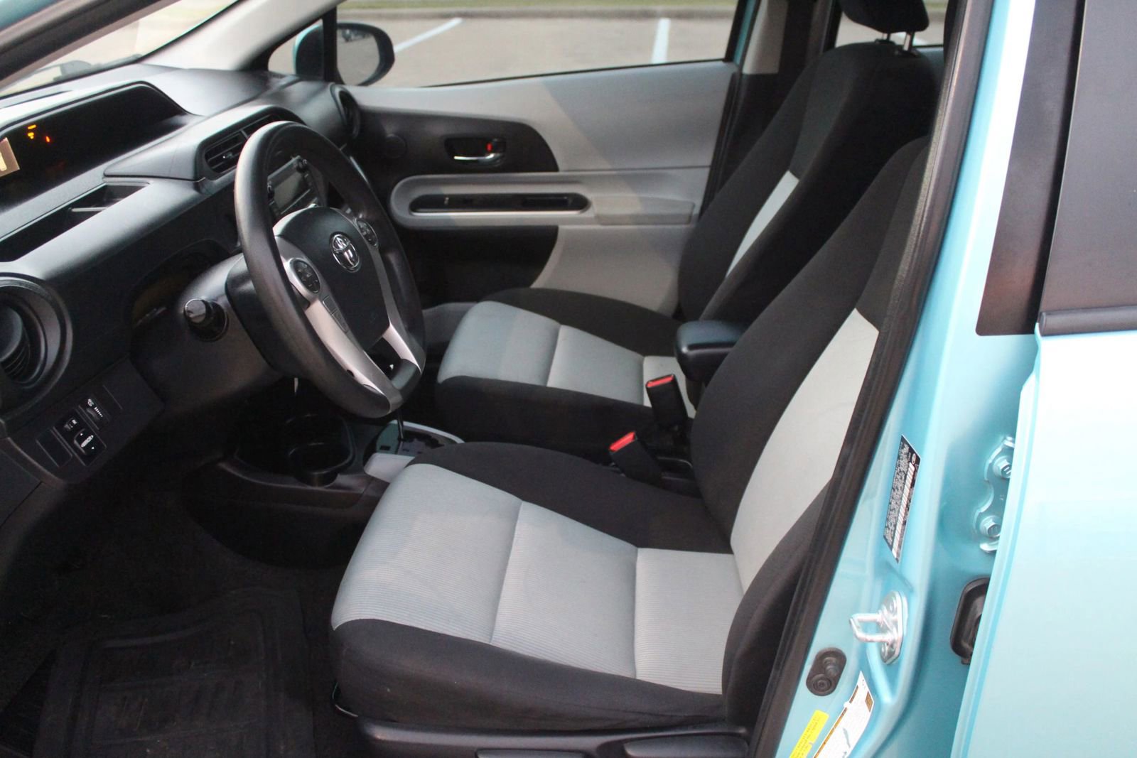 Used 2014 Toyota Prius C Two image 17