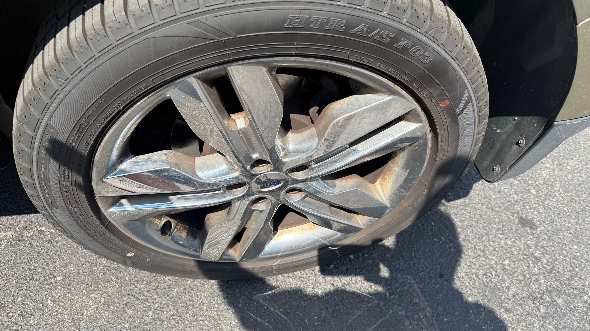 Used 2013 Ford Edge Limited w/ Driver Entry Pkg FWD image 24