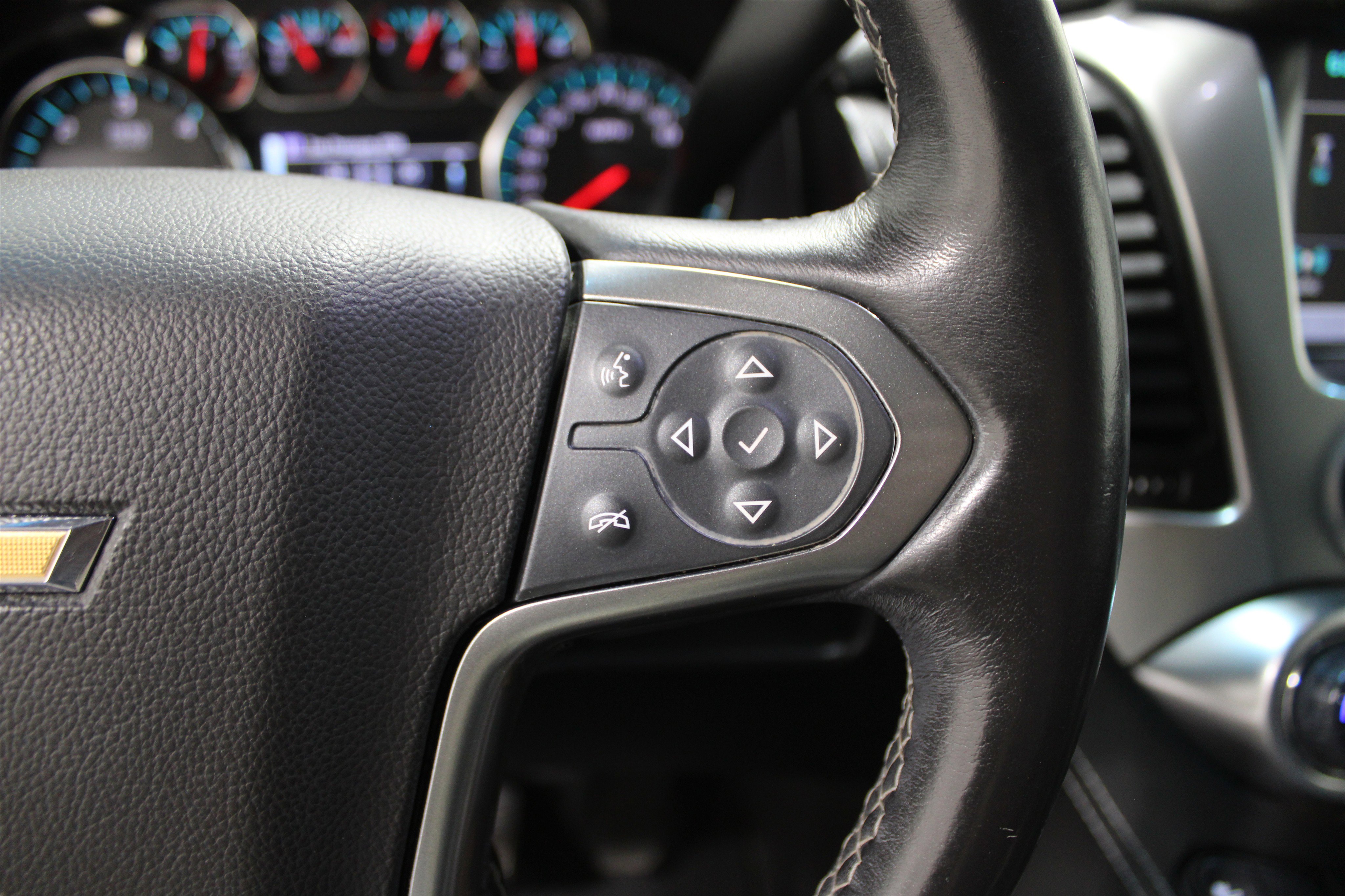 Used 2016 Chevrolet Suburban LTZ image 12