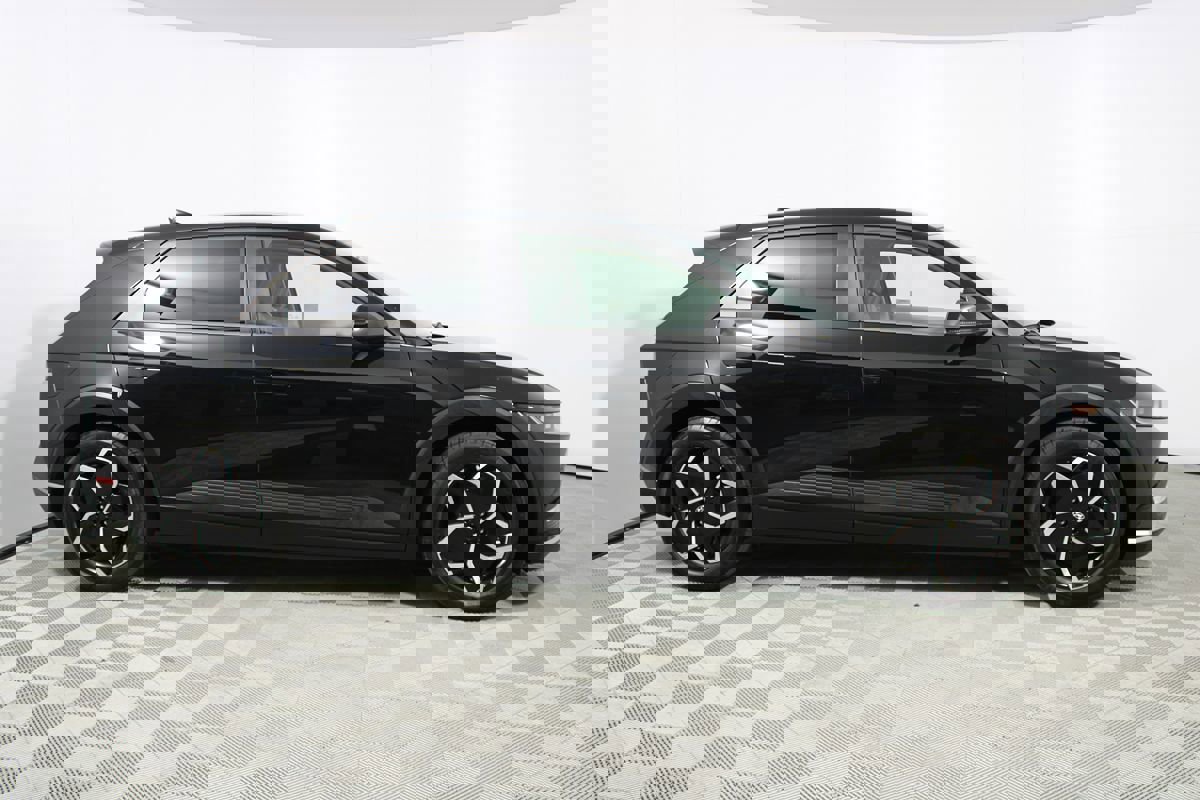 Used 2024 Hyundai Ioniq 5 SE image 15