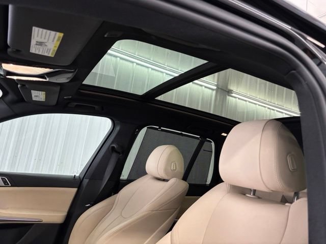 Used 2022 BMW X5 sDrive40i w/ Premium Package RWD image 9