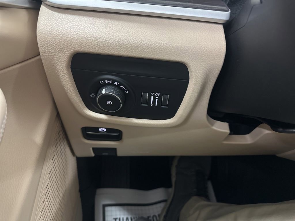 New 2025 Jeep Grand Cherokee Limited image 42