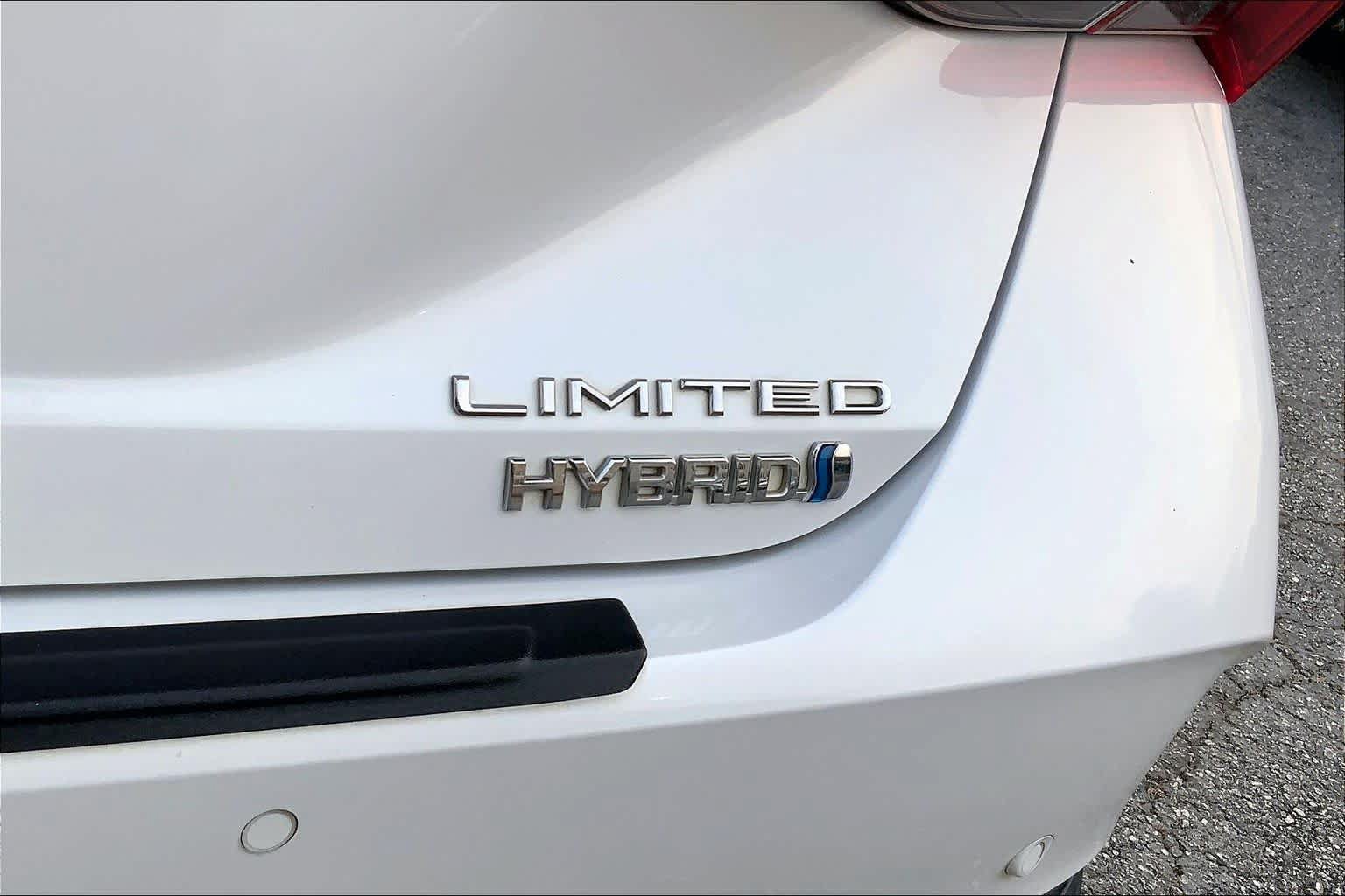Used 2020 Toyota Avalon Limited w/ Advanced Safety Package FWD image 11