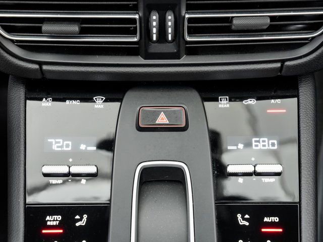 Used 2023 Porsche Macan Turbo image 20