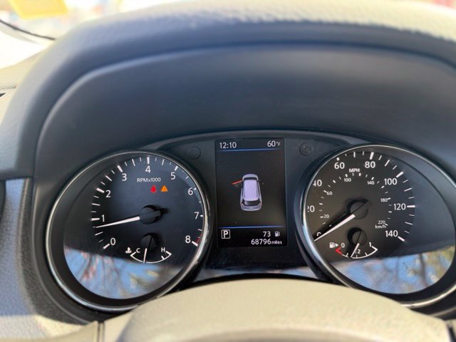 Used 2018 Nissan Rogue SV w/ Premium Package AWD/4WD image 14