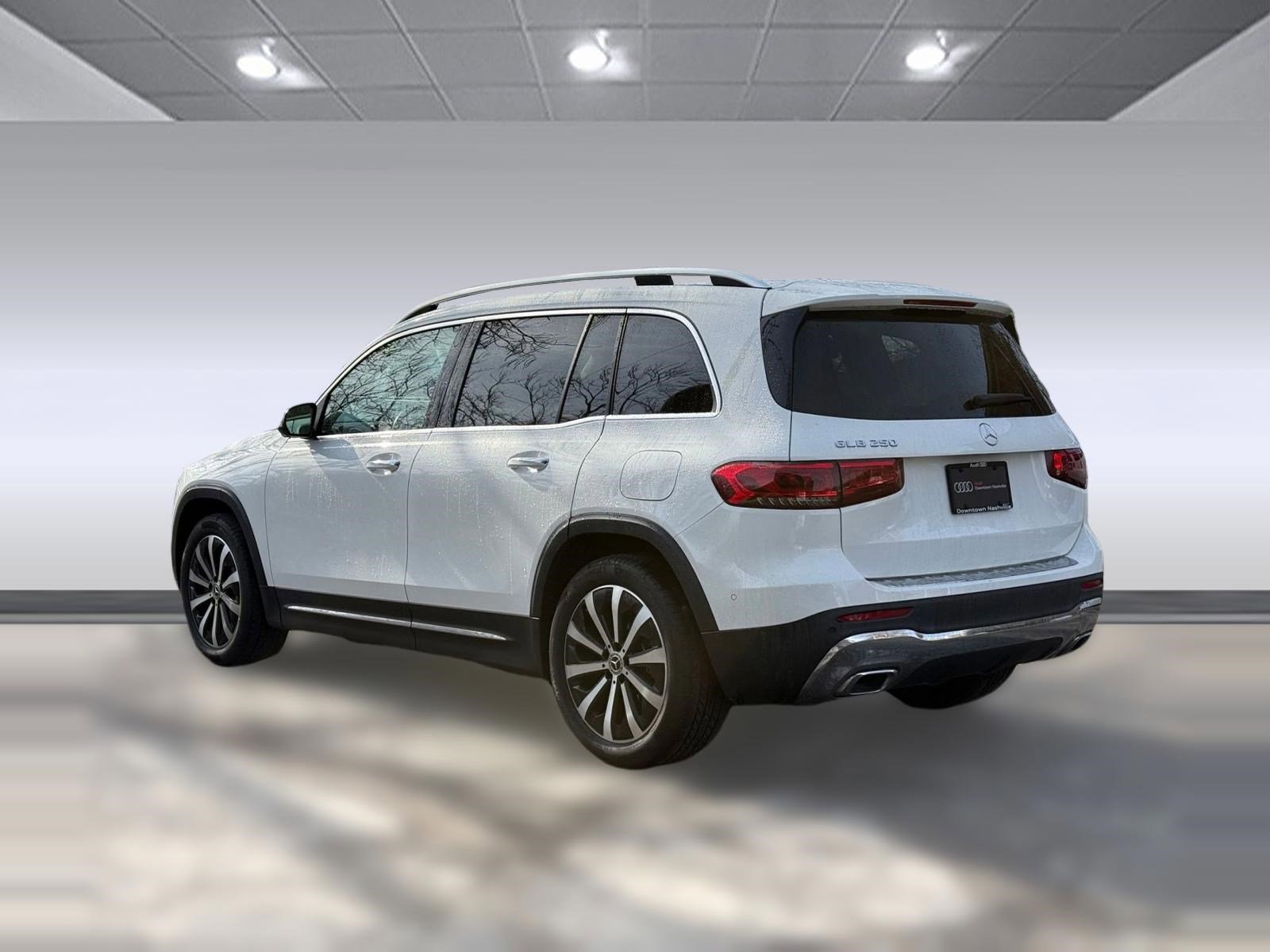 Used 2022 Mercedes-Benz GLB 250 w/ Premium Package Lite image 3