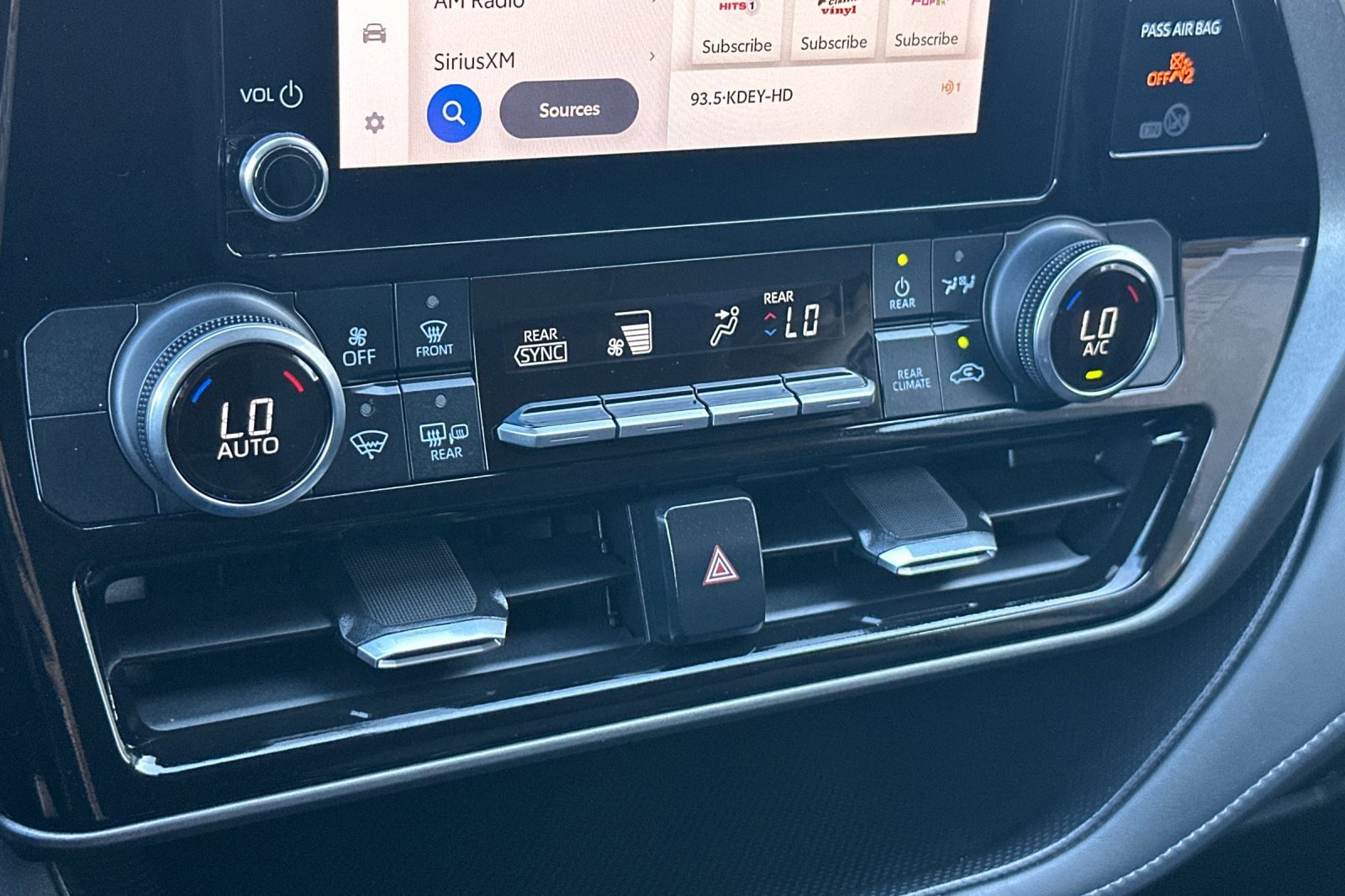 Used 2023 Toyota Highlander LE image 21