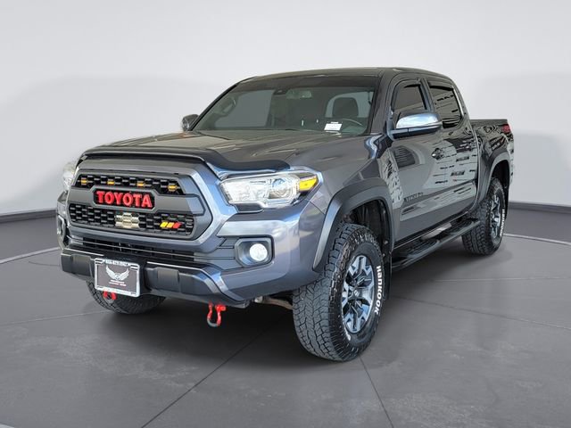 Used 2020 Toyota Tacoma TRD Off-Road AWD/4WD image 3