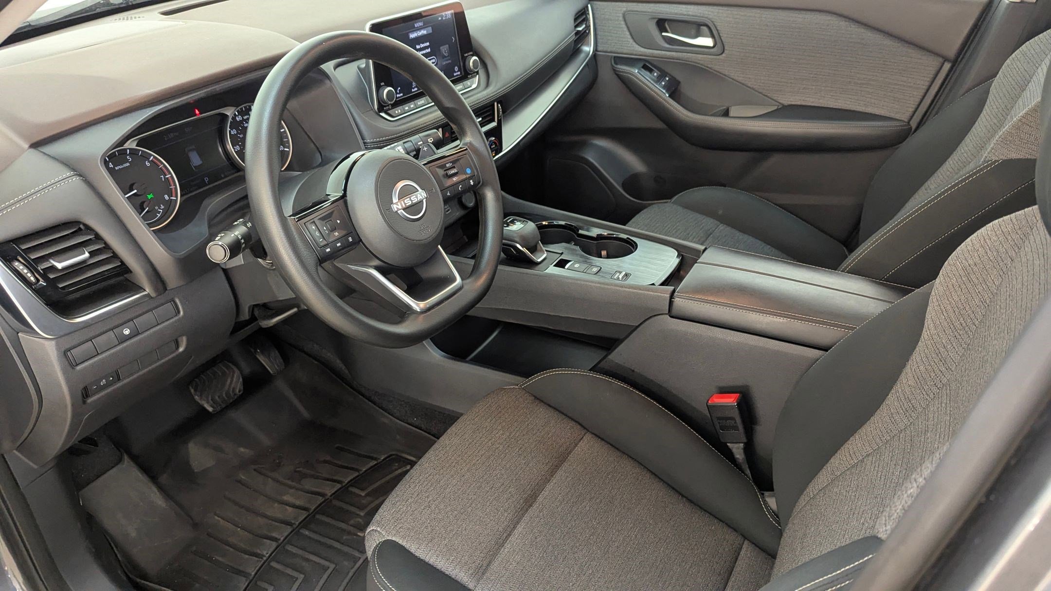 Used 2022 Nissan Rogue SV image 14