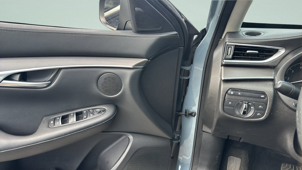 Used 2022 INFINITI QX50 Luxe FWD image 15
