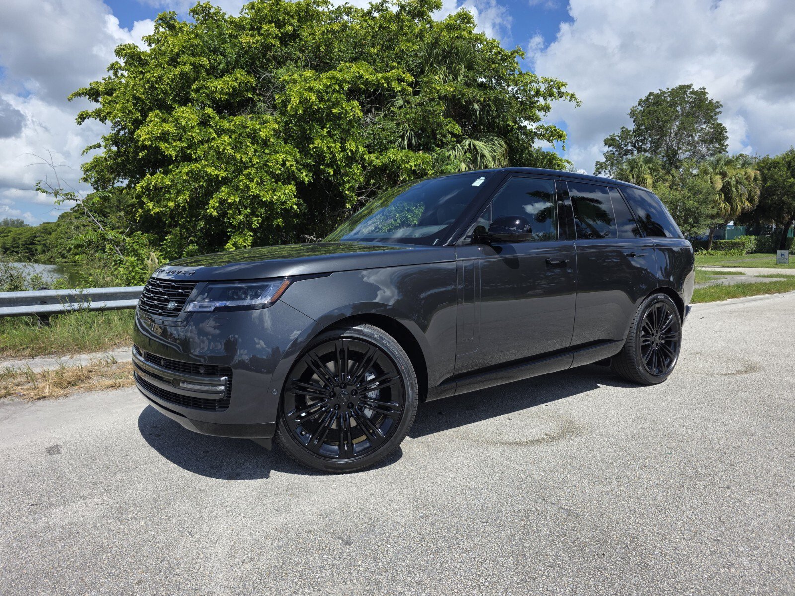 New 2026 Land Rover Range Rover SE AWD/4WD image 1